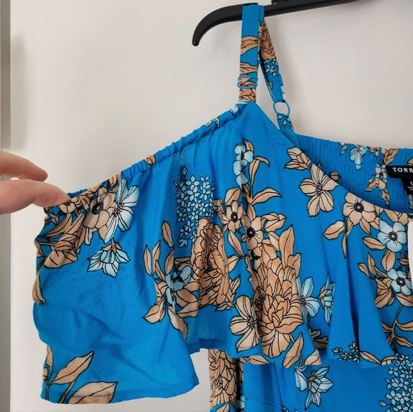Torrid Floral Cold Shoulder Blue Dress Size 1 Knee Length Summer - Picture 2 of 6
